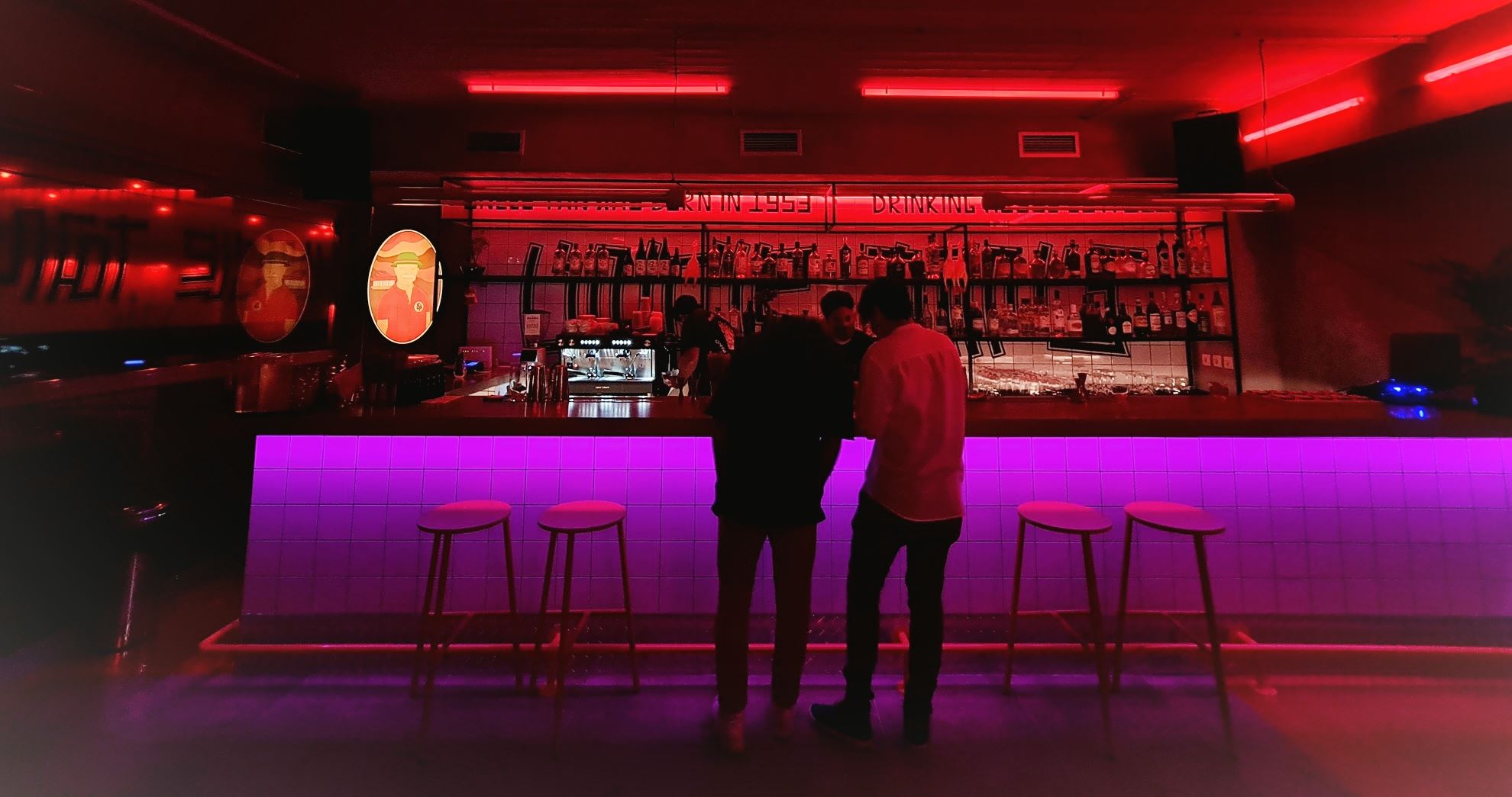 Το Uncle Tan's είναι το νέο cool μπαρ του Πειραιά