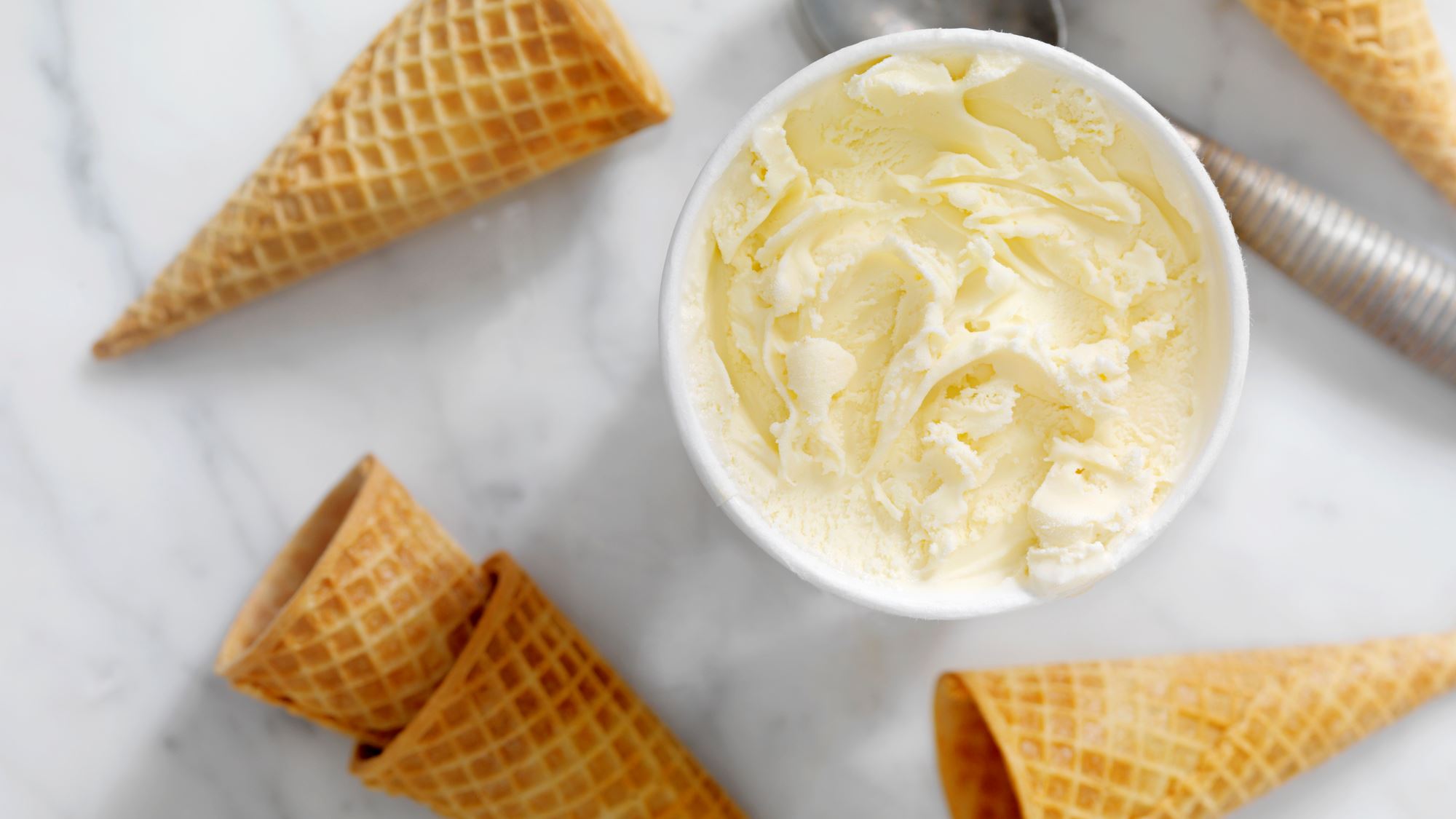 Με σπιτικό παγωτό βανίλια αμέσως καλύτερα