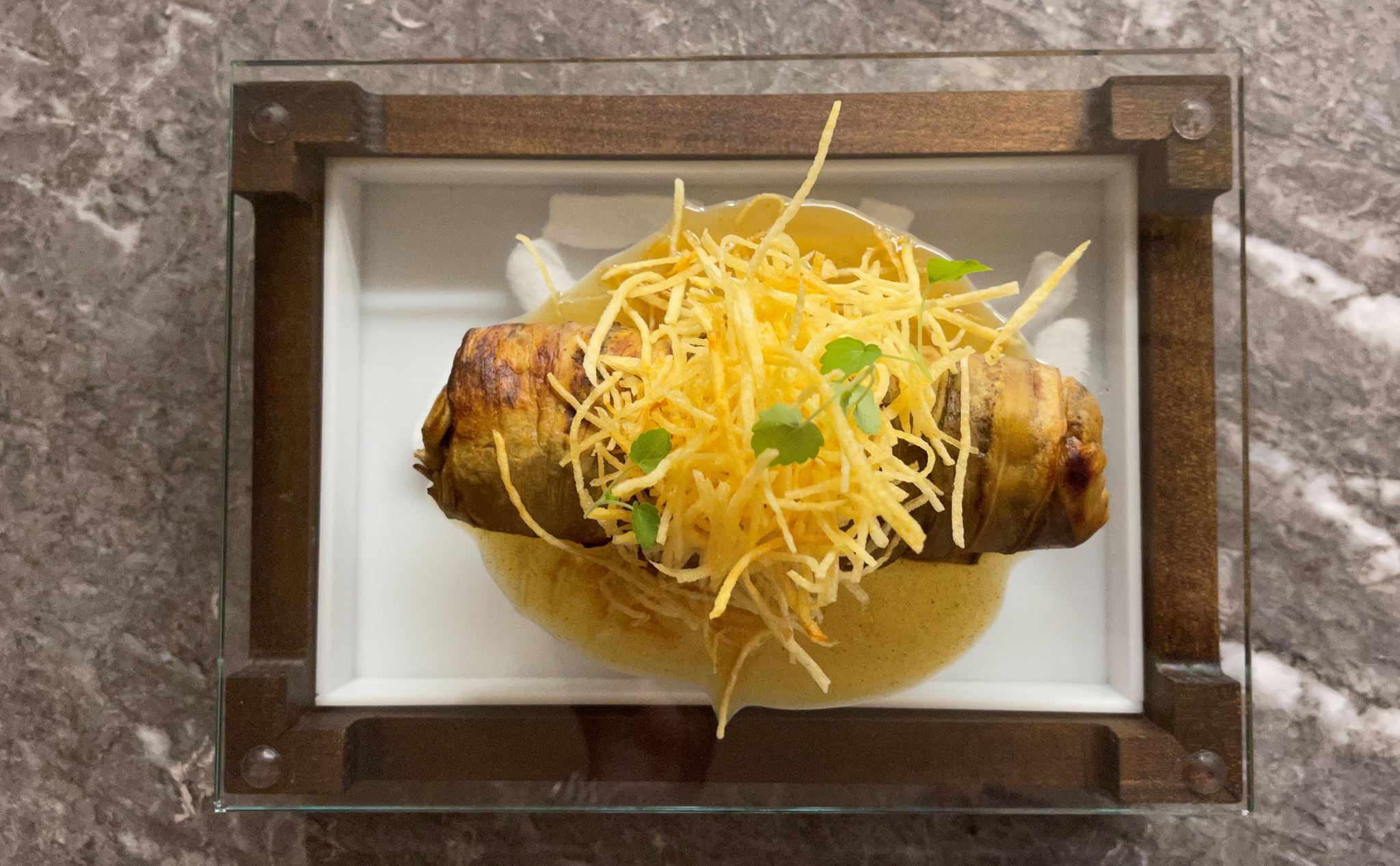 Μία γαστρονομική εμπειρία με αρχή αλλά χωρίς τέλος στη Σαντορίνη