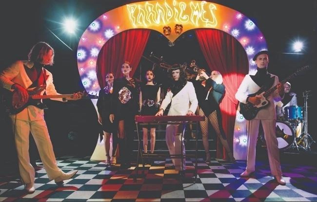 Οι La Femme φέρνουν την ψυχεδέλεια στο Ξέφωτο του ΚΠΙΣΝ