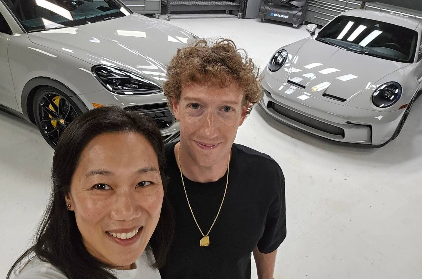 Ο Mark Zuckerberg έκανε μια περίεργη μετατροπή σε Porsche Cayenne για χάρη της γυναίκας του (video)