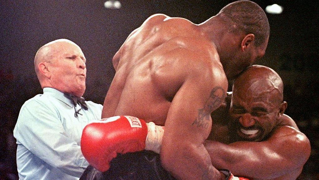 Έμαθε τελικά κανείς γιατί ο Mike Tyson δάγκωσε το αυτί του Holyfield;