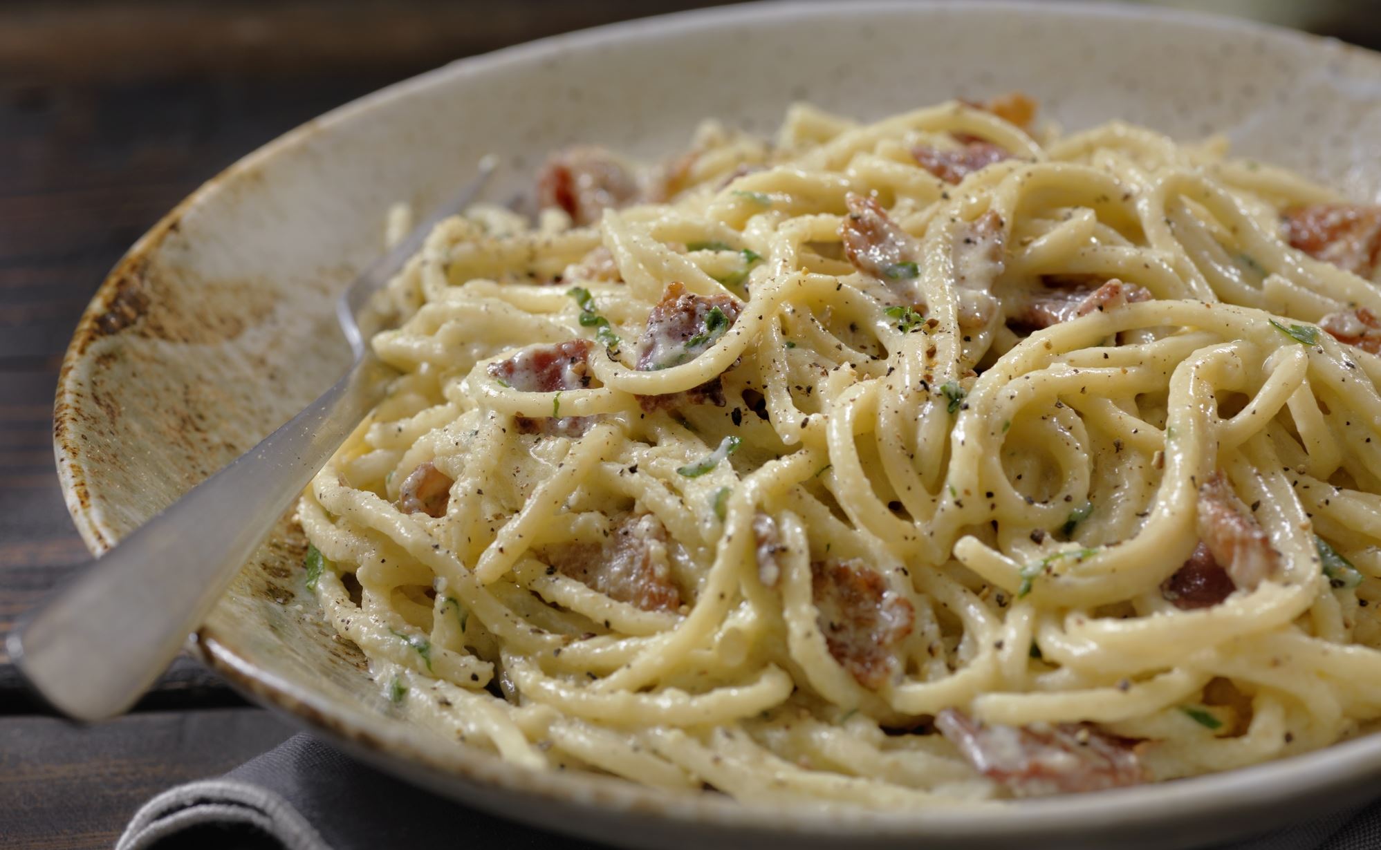 Το κόλπο που εγγυάται την τέλεια καρμπονάρα