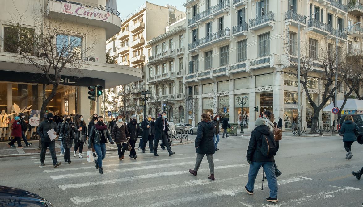 Τα πρώτα πέντε κύρια συμπτώματα της μετάλλαξης Όμικρον