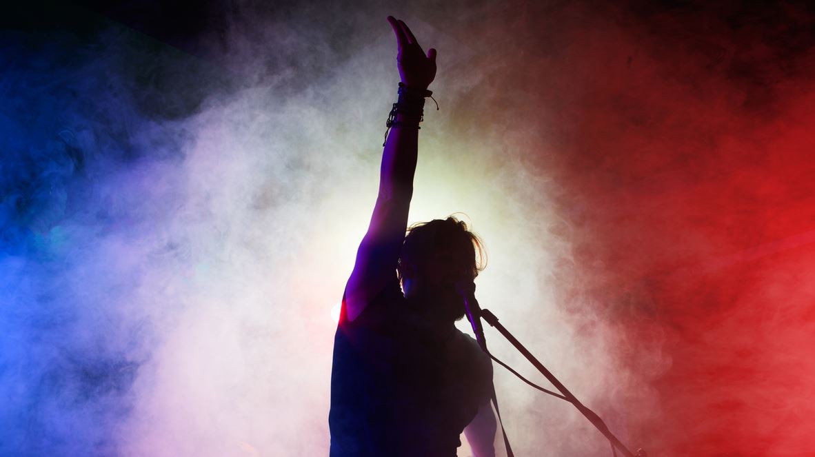 Αυτός είναι ο κορυφαίος ροκ τραγουδιστής, σύμφωνα με τους ειδικούς