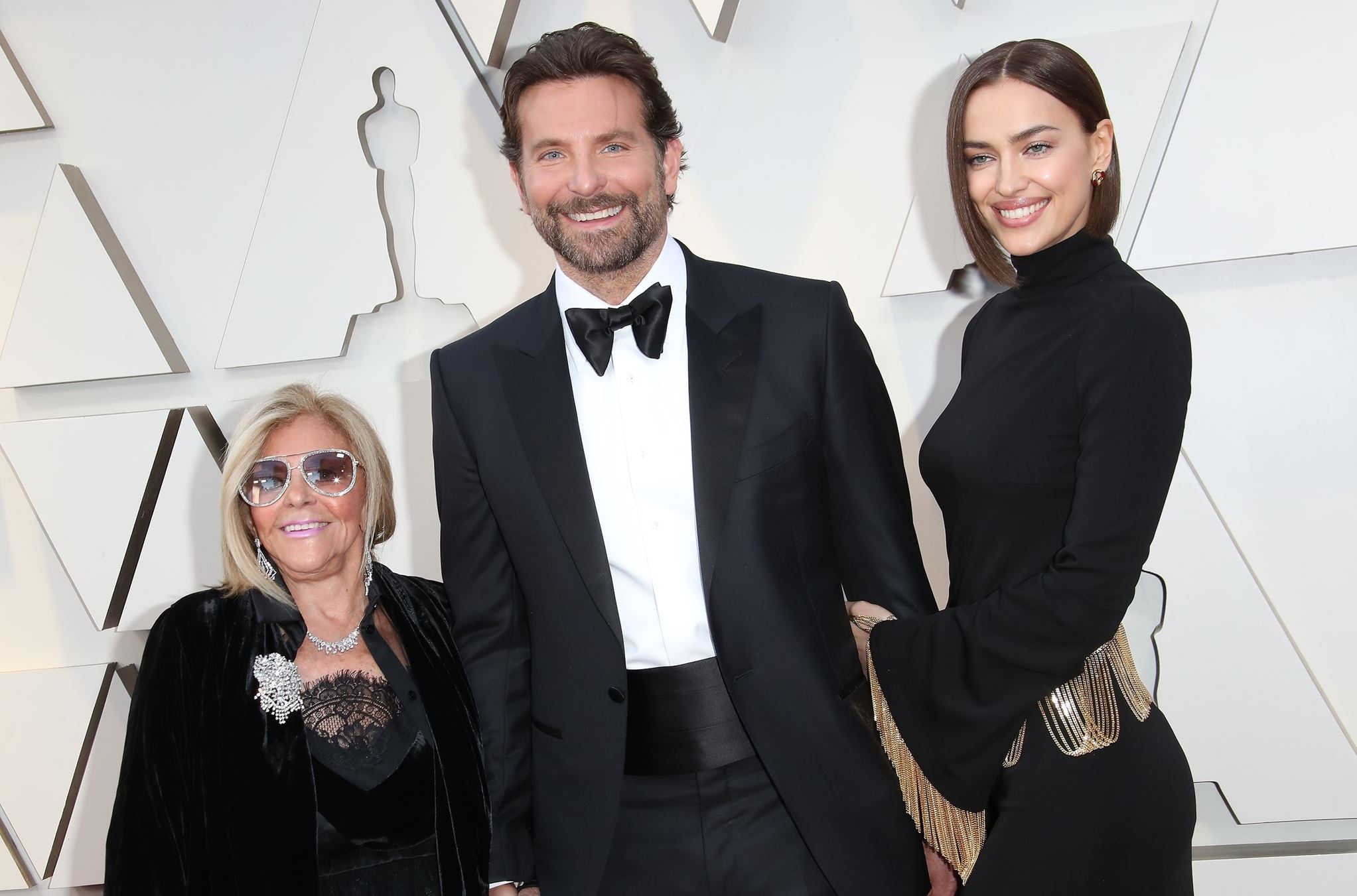 Η μαμά Cooper τρολάρει τον Bradley στο καλύτερο βίντεο που θα δεις σήμερα