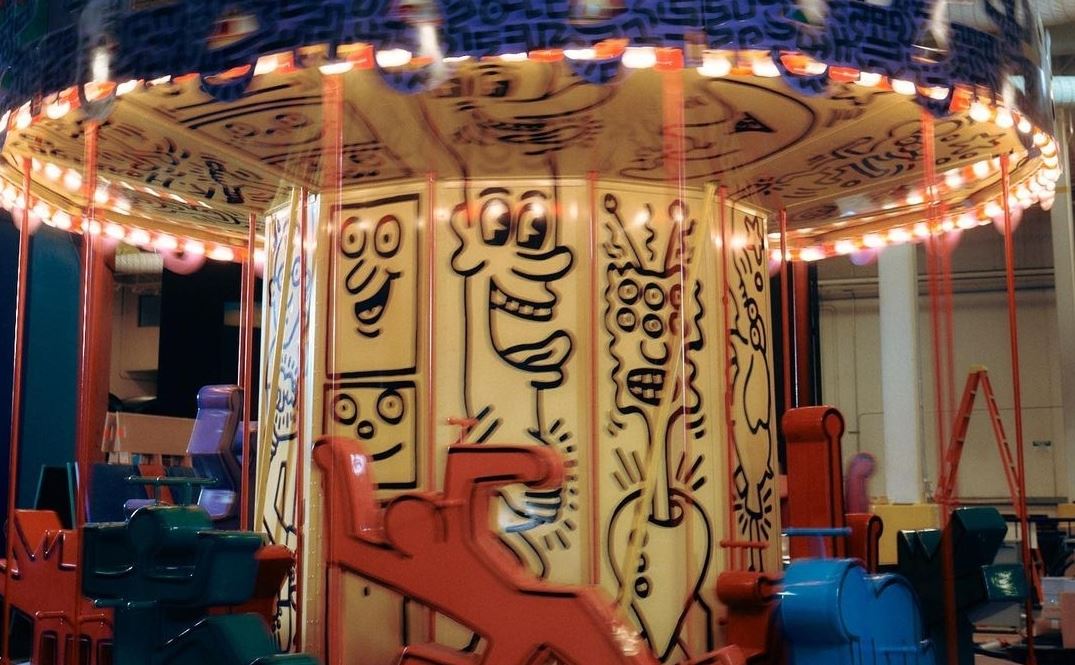 Luna Luna, το πρώτο λούνα παρκ στον κόσμο με έργα μοντέρνας τέχνης ανοίγει ξανά