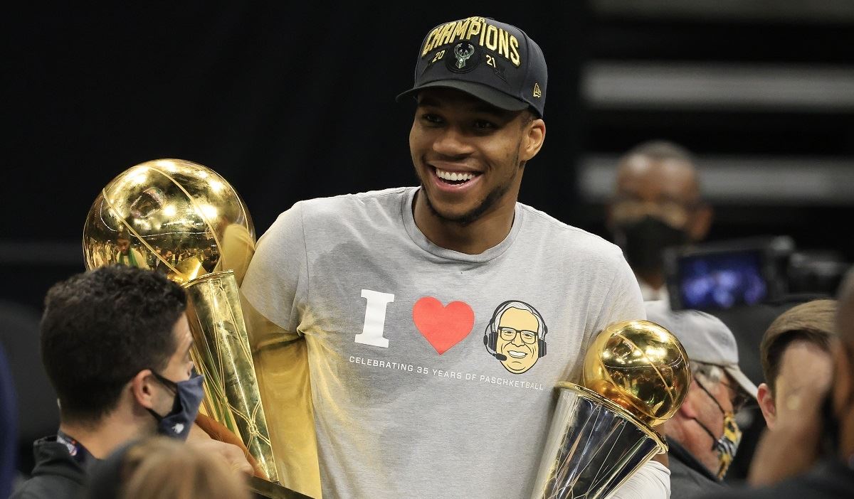 Το WhatsApp έφτιαξε ταινία μικρού μήκους για τον Γιάννη Αντετοκούνμπο