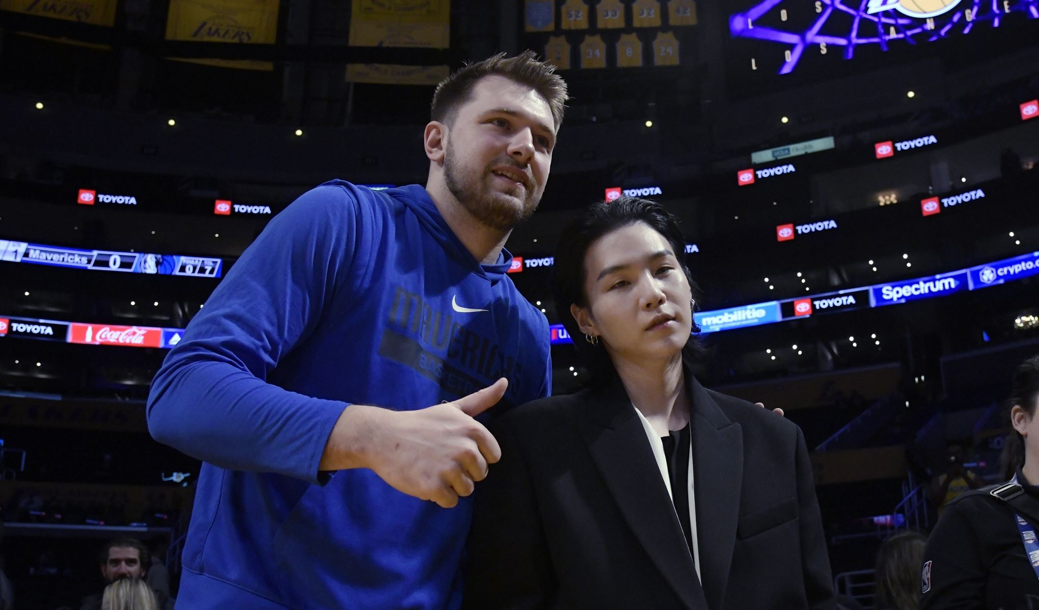 Τι δουλειά έχει ο Suga των BTS στο NBA;