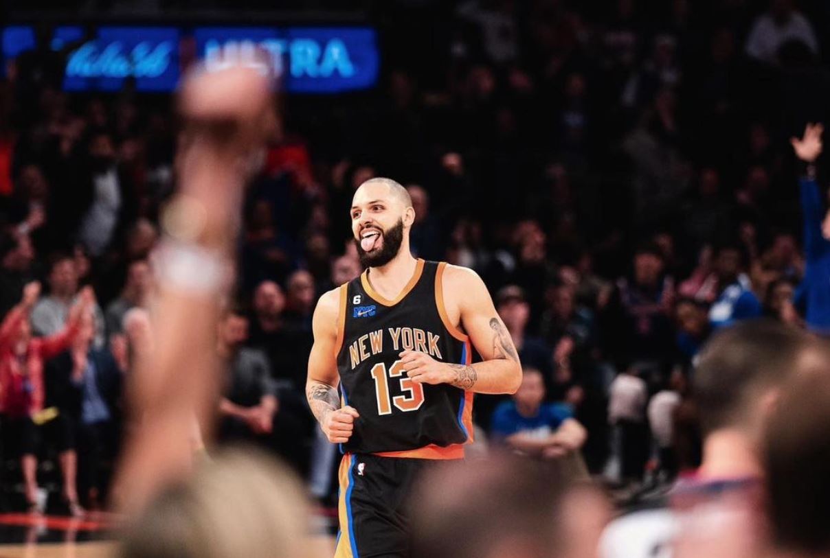 Ξέρουμε πού τρώει σουβλάκια ο Εβάν Φουρνιέ - είναι από τα καλύτερα σουβλατζίδικα της Αθήνας