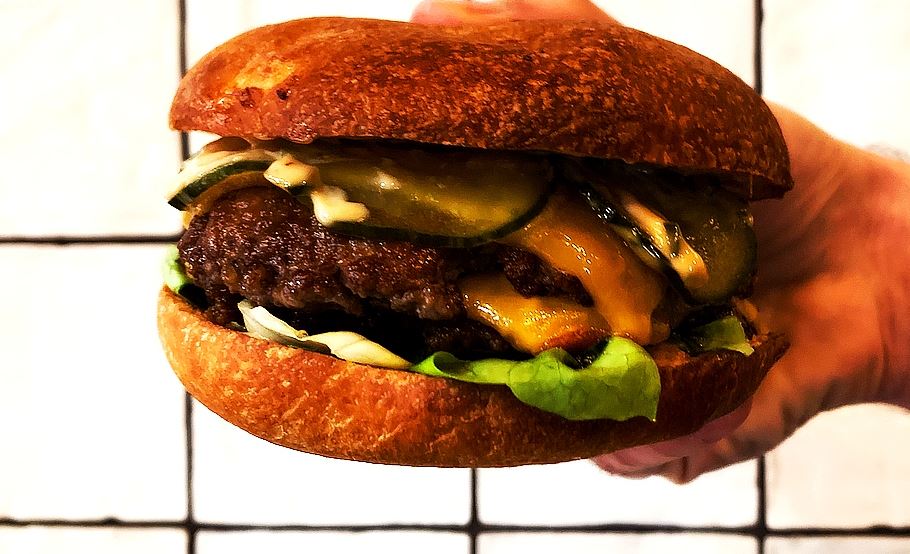 Smash’n Bun: Το επόμενο viral burger της Αθήνας