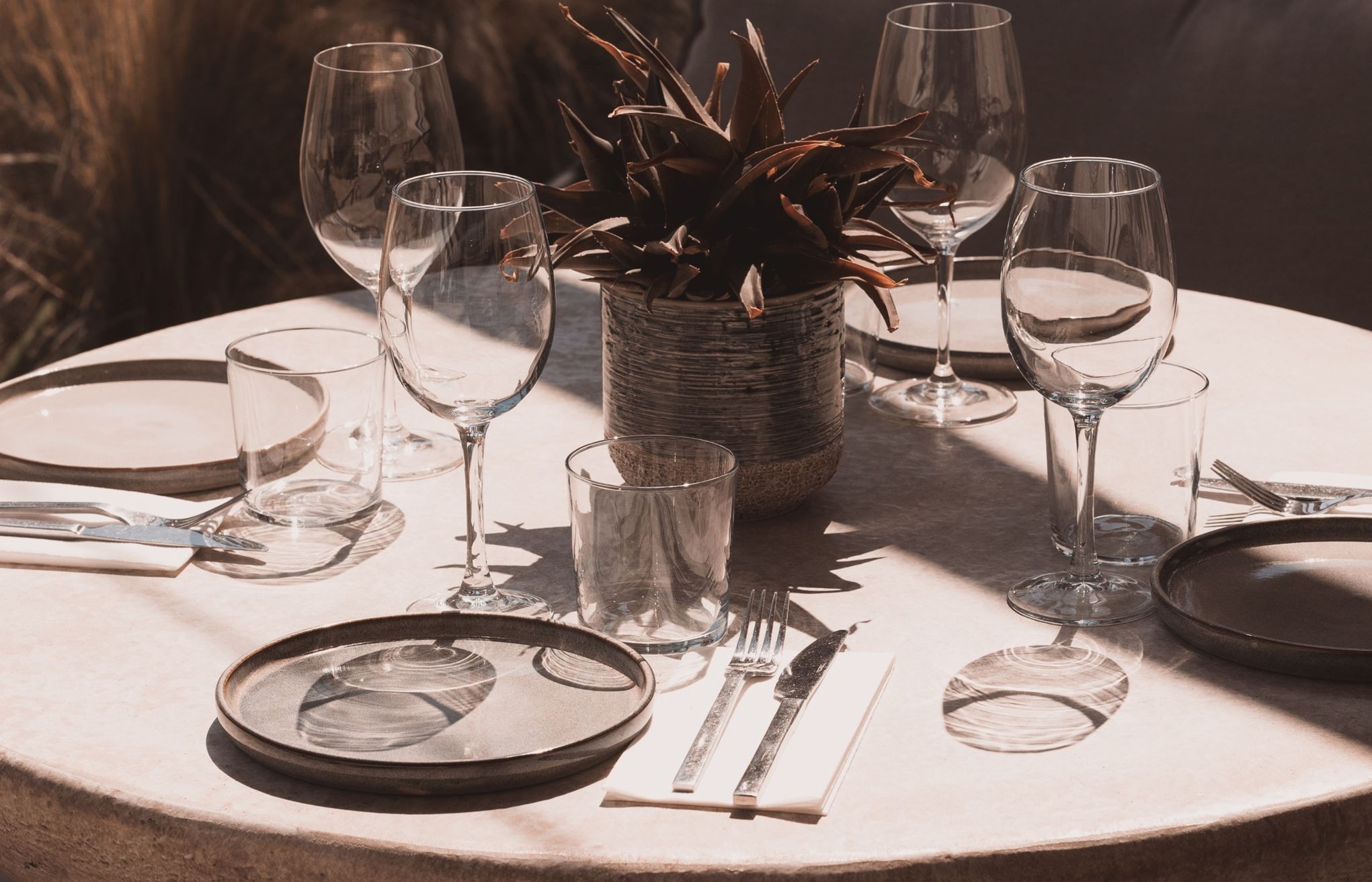 Βρήκαμε τον απόλυτο καλοκαιρινό παράδεισο, λίγα χιλιόμετρα από το κέντρο της Αθήνας