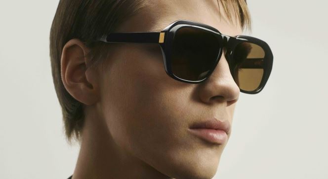 Η νέα συλλογή της Dunhill εμπνέεται από τη βρετανική pop culture των 70s και των 80s