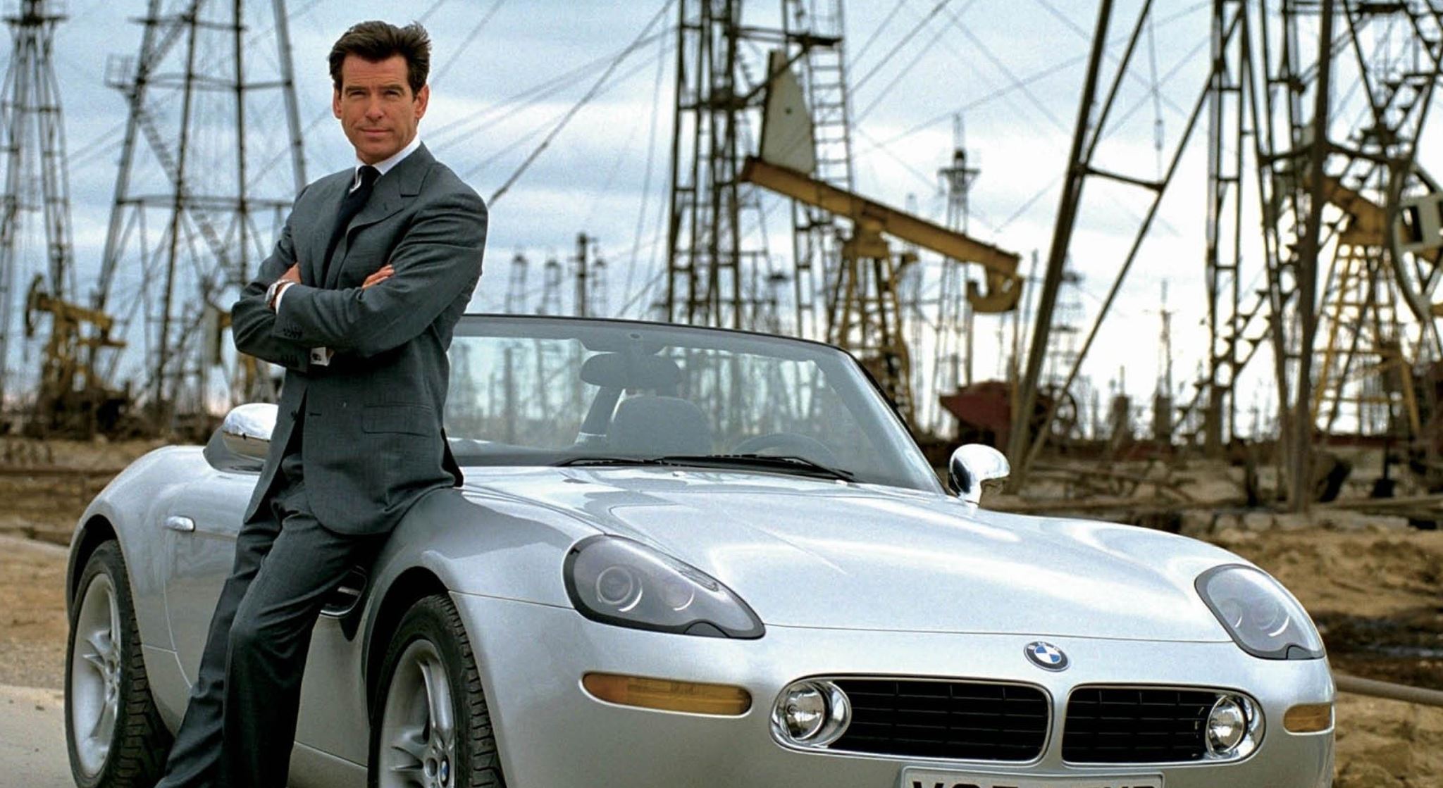 Το γκαράζ του Pierce Brosnan θυμίζει εκείνο του 007