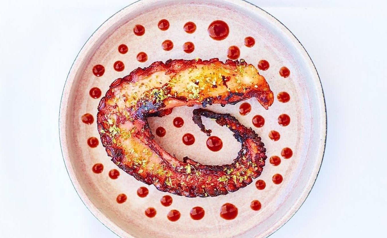 Ένα εστιατόριο στη Σίφνο είναι ο γαστρονομικός πόθος κάθε ψαροφαγά