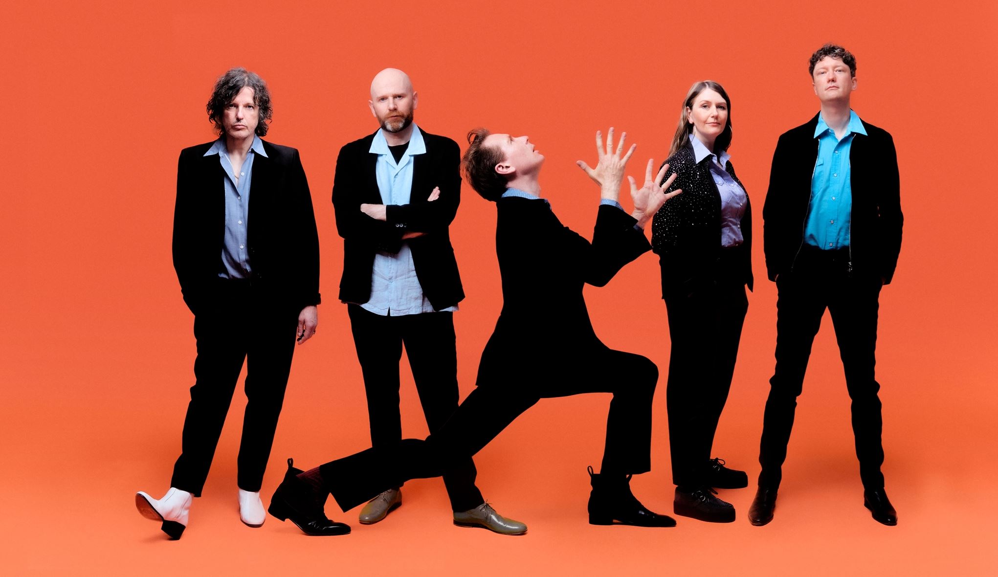 Ο Alex Kapranos των Franz Ferdinand έπαιξε μπουζούκι στο Glastonbury-το επικό ντουέτο με διάσημο ηθοποιό