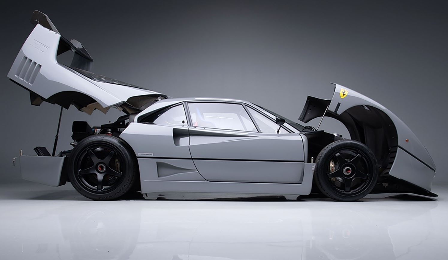 Κι όμως, κανείς δε θέλει αυτήν τη Ferrari F40 Competizione;