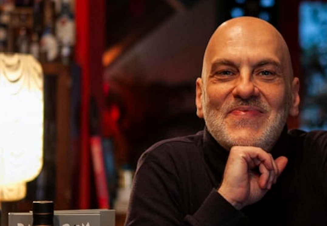 Θάνο Προυναρού, γιατί ο κόσμος αγαπάει τα μπαρ;