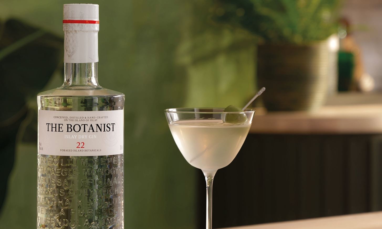 Dirty Martini με βοτανική κληρονoμιά