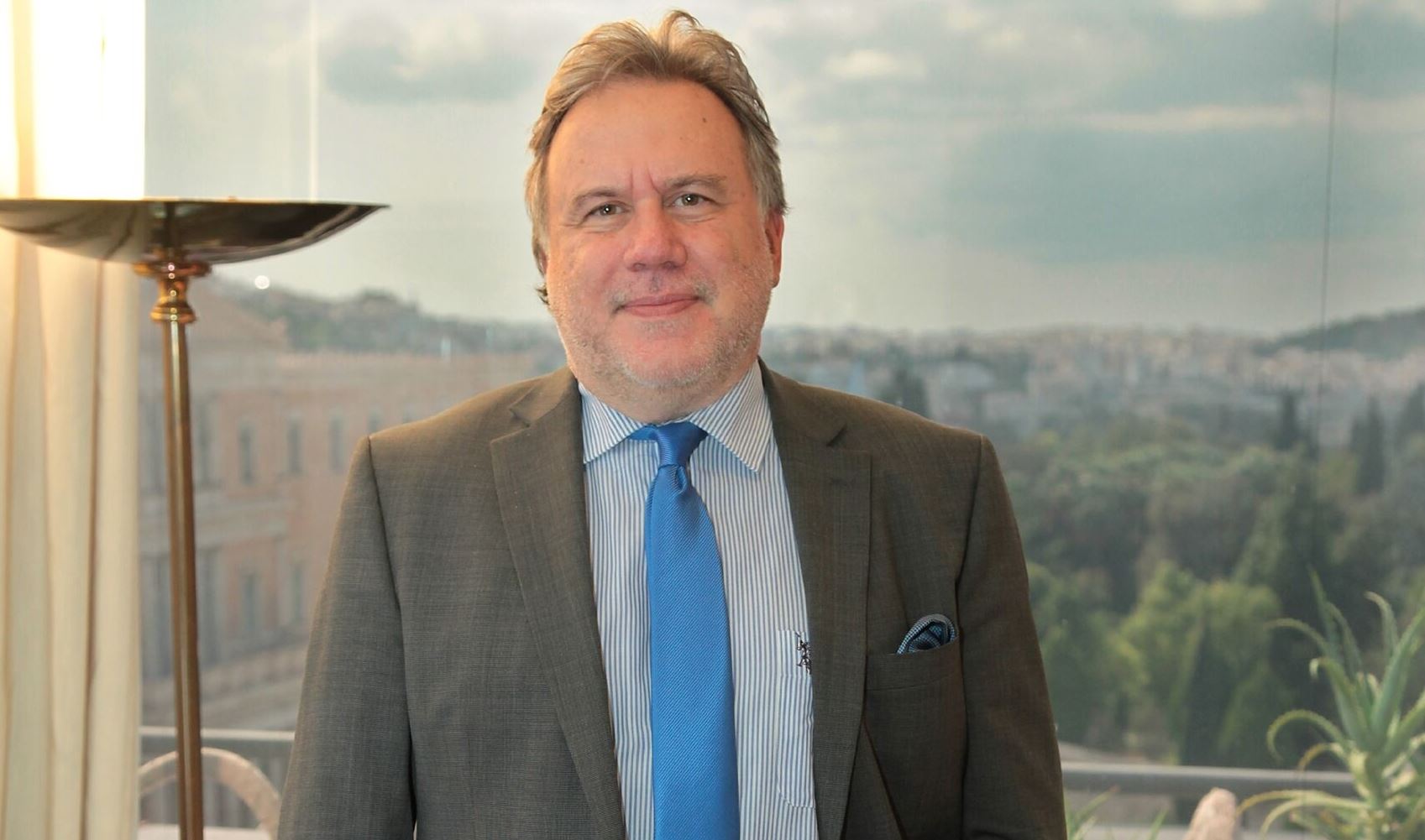 Γιατί αντιδρούν οι επαγγελματίες στο σενάριο του Κατρούγκαλου για τις εισφορές