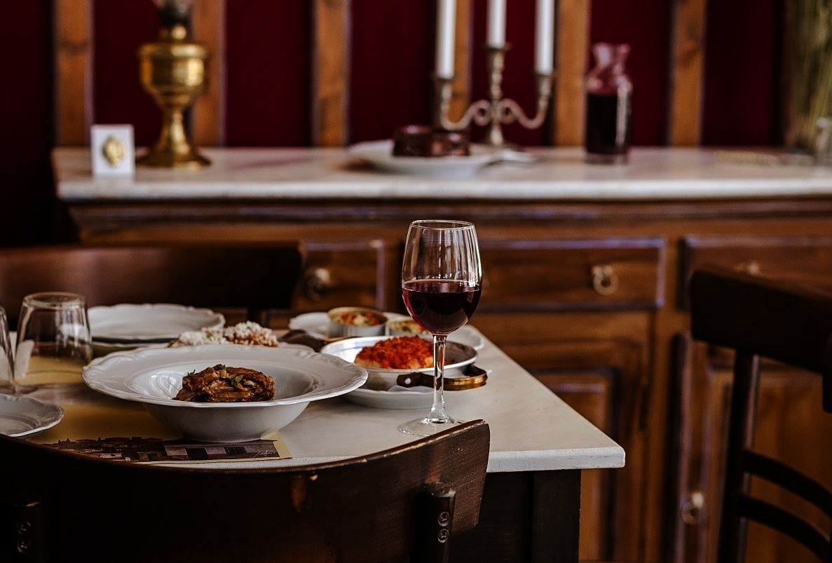 Στο Thomas 1971 Tavern ξυπνούν γευστικές μνήμες μιας άλλης εποχής