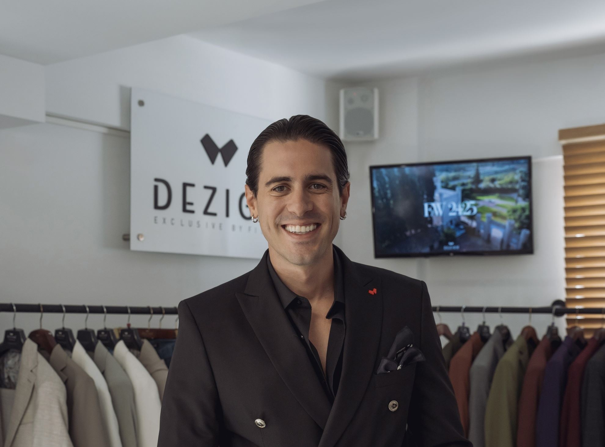 Για τον Αλέξανδρο Φίλη, μόδα είναι η αυθεντικότητα και ο πειραματισμός