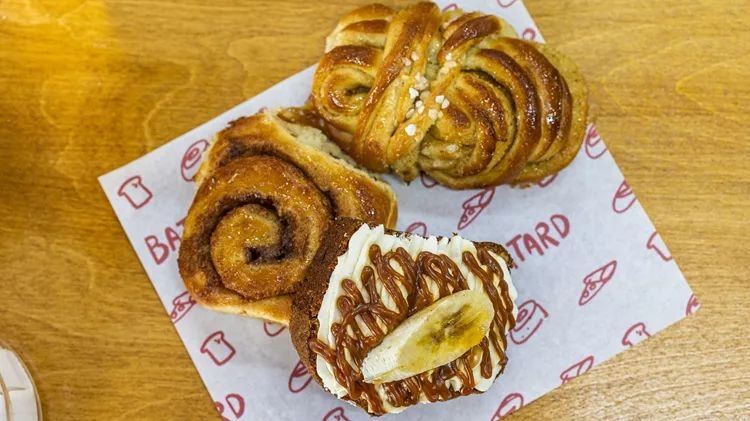 Γιατί όλοι μιλούν για το 'Batard' στο Παγκράτι