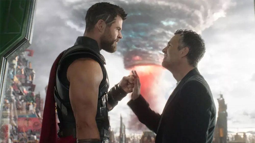 Έχουμε reunion Chris Hemsworth και Mark Ruffalo εκτός Marvel και θα γίνει σε θρίλερ