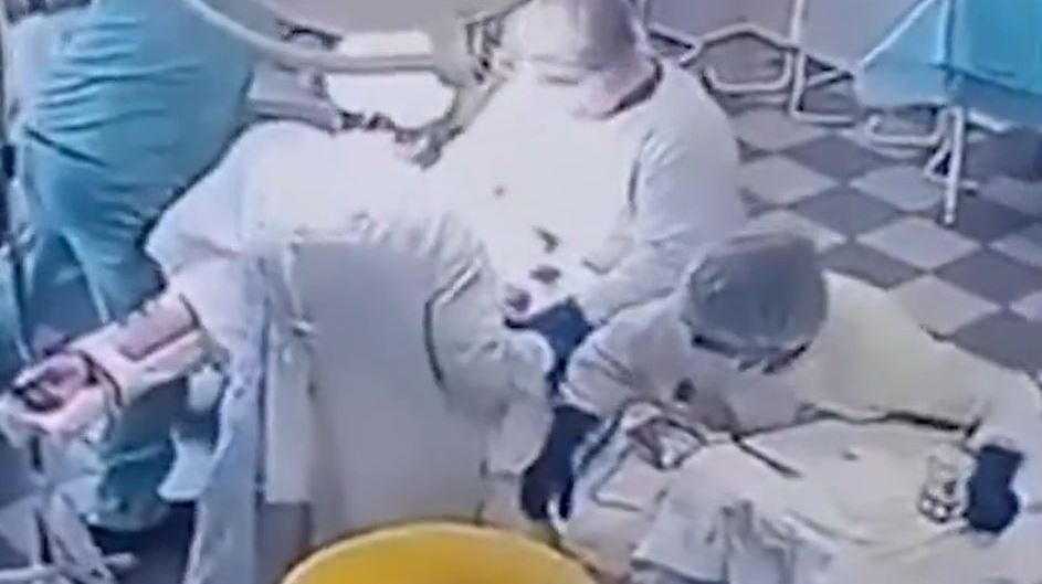 Το συγκλονιστικό video με Ρώσους χειρουργούς τη στιγμή του σεισμού 8,8 Ρίχτερ