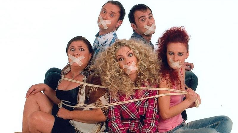 'Στο Παρά Πέντε': Επιστροφή της επιτυχημένης σειράς του Mega, με αφορμή τα 20 χρόνια