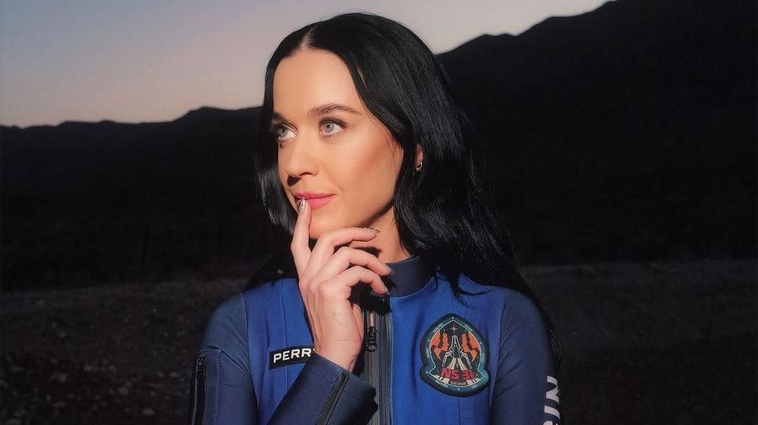 H Katy Perry πάει στο διάστημα (βίντεο)