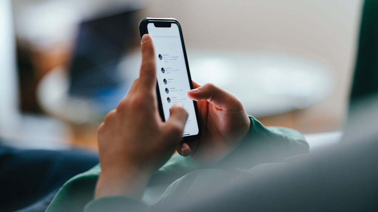 Τι σημαίνει το μήνυμα του Facebook που ζητά να 'χαρίσεις' τα προσωπικά σου δεδομένα