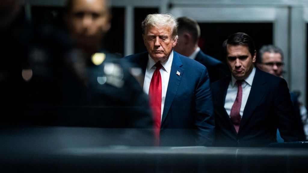 O Donald Trump αποφάσισε να πάρει έναν υπνάκο κατά τη διάρκεια της δίκης του