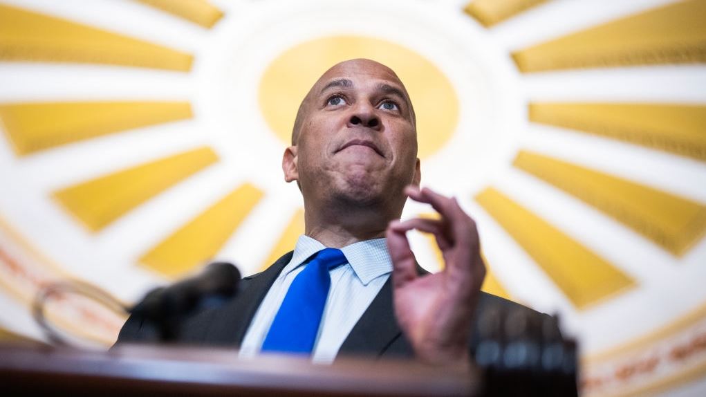 Γερουσιαστής των ΗΠΑ έσπασε ρεκόρ με 25ωρη ομιλία κατά του Trump