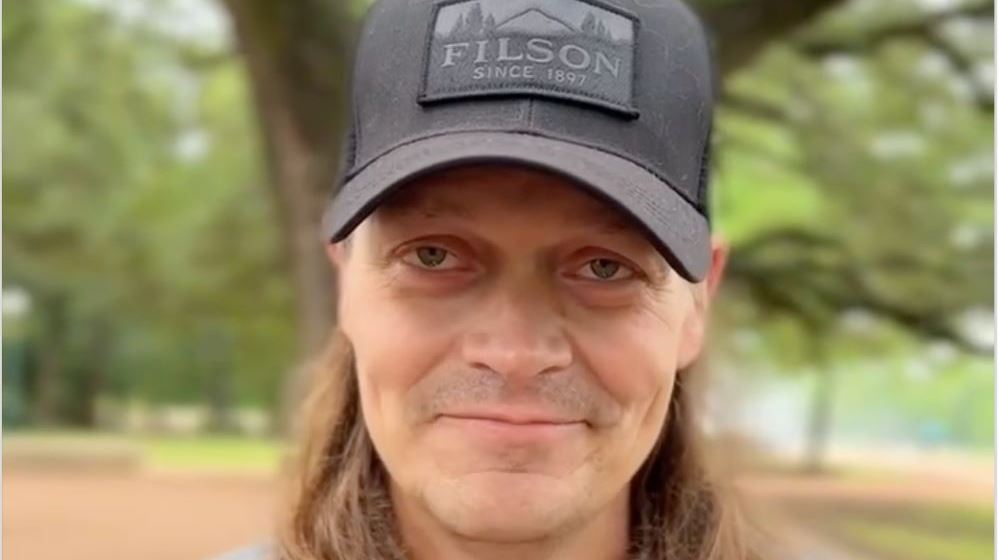 Με καρκίνο διαγνώστηκε ο τραγουδιστής του συγκροτήματος 3 Doors Down