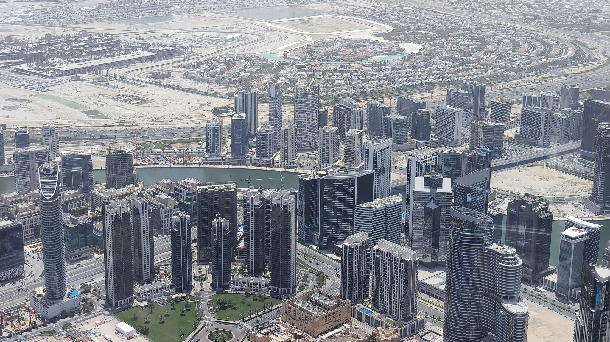 Ταξιδεύοντας στο Ντουμπάι, τη 'Μέκκα' της χλιδής και της τεχνολογίας