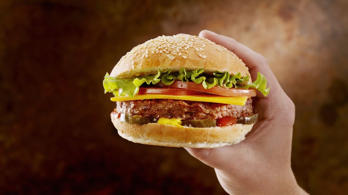 Ένας πάναπλος οδηγός για το τέλειο, σπιτικό burger