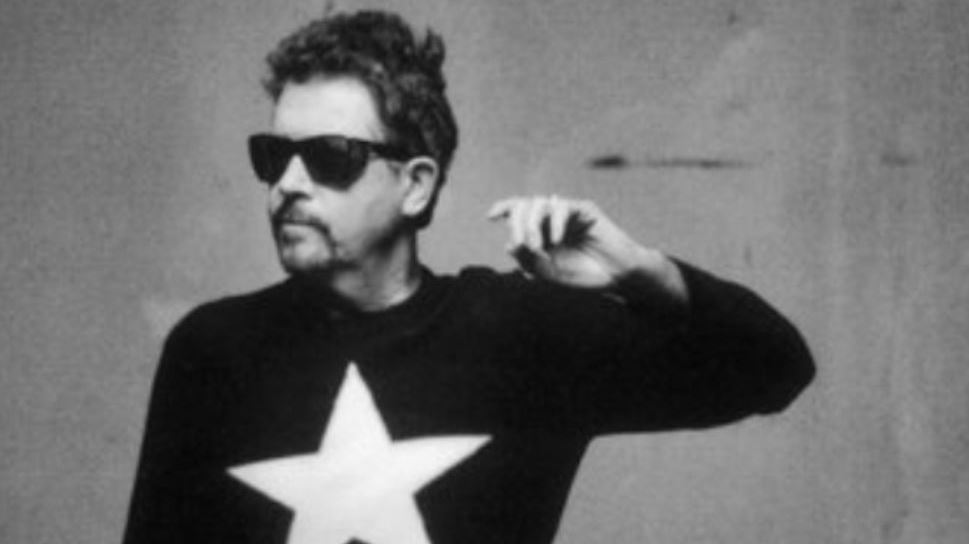 Ποιος ήταν ο συγγραφέας Tom Robbins που πέθανε στα 92 του